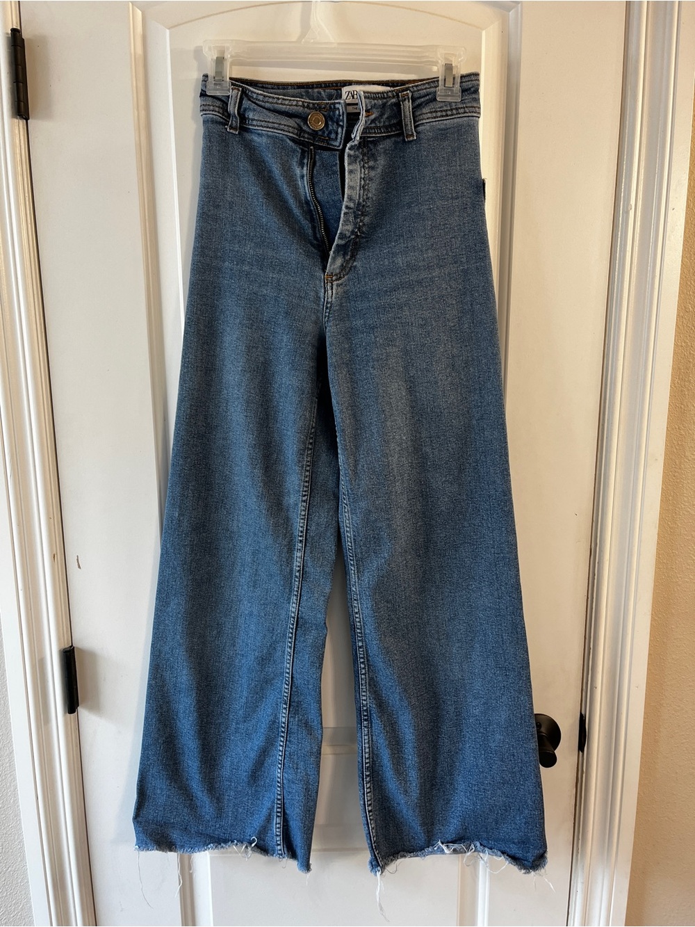 Zara Wide-Leg Jeans in Medium Blue